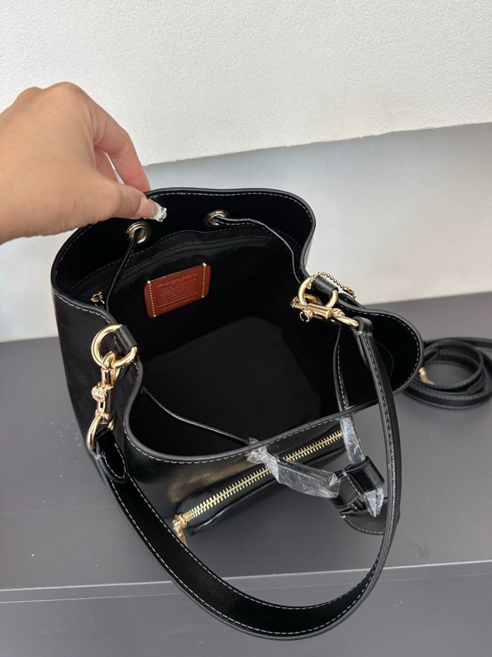 Coach Black Leather Bucket Bag, Detachable Shoulder Strap, New Without Tags - Picture 3 of 9